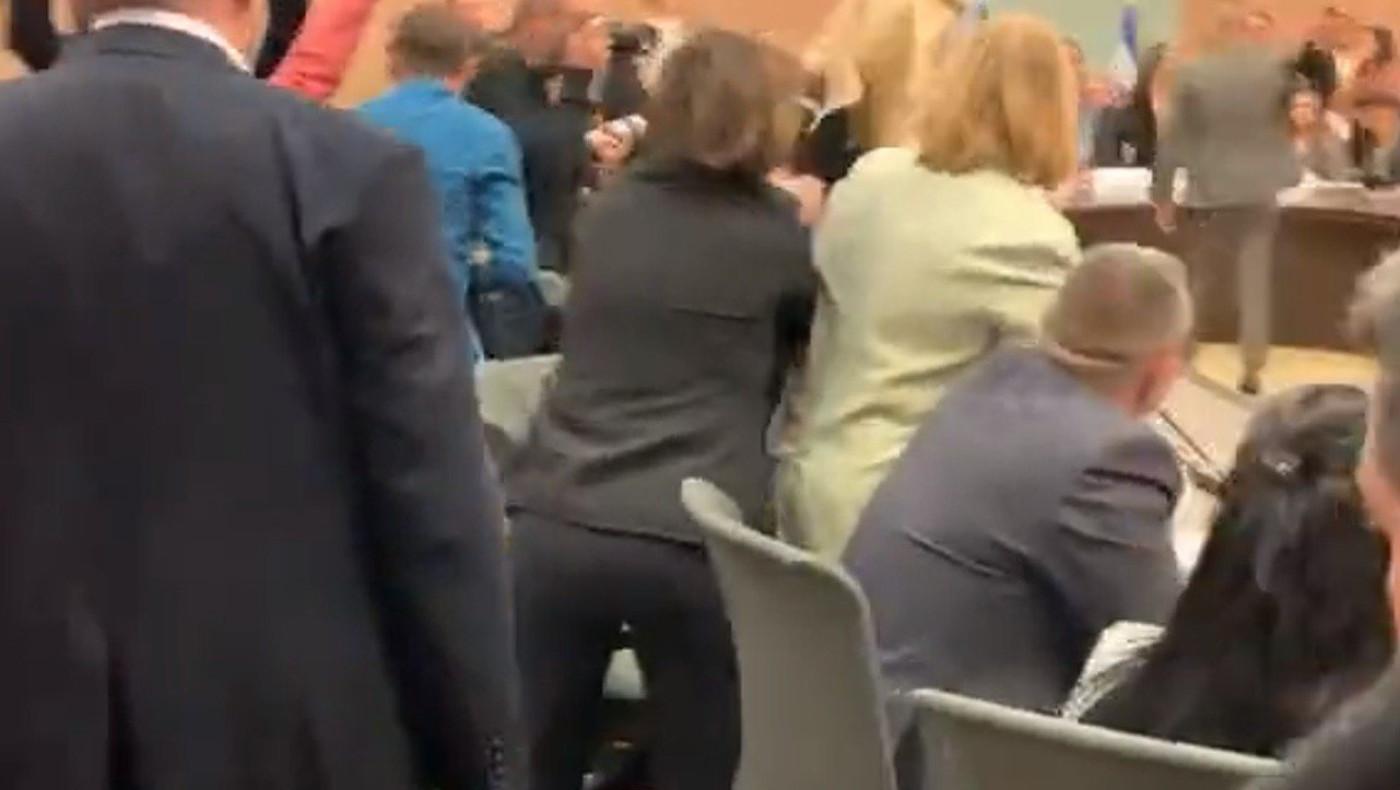 Άγριος καβγάς στη βουλή του Ισραήλ – Πιάστηκαν στα χέρια για νομοσχέδιο