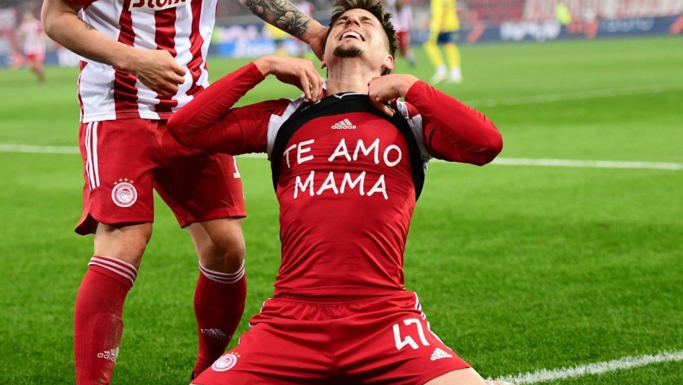 Ολυμπιακός: Ο Κανός αφιέρωσε το γκολ στη μητέρα του που πέθανε και... κιτρινίστηκε