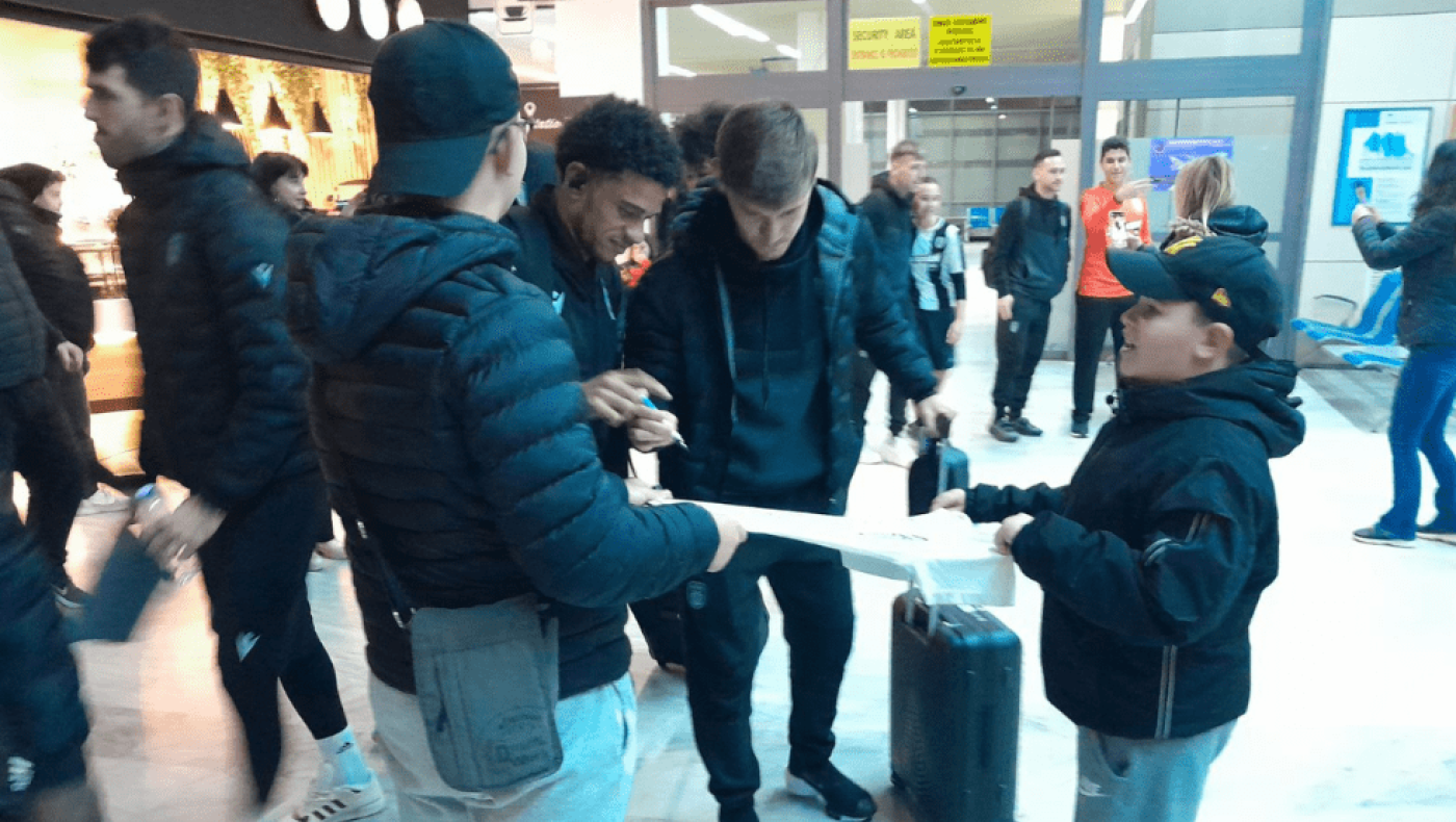 «Ζεστή» υποδοχή στην Καλαμάτα για την αποστολή του ΠΑΟΚ