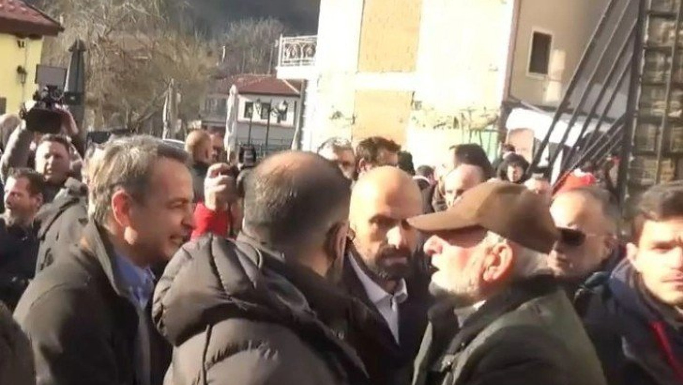 Ηλικιωμένος σε Μητσοτάκη: «Είμαστε περήφανοι γιατί έχουμε πρωθυπουργό τον Ρονάλντο»