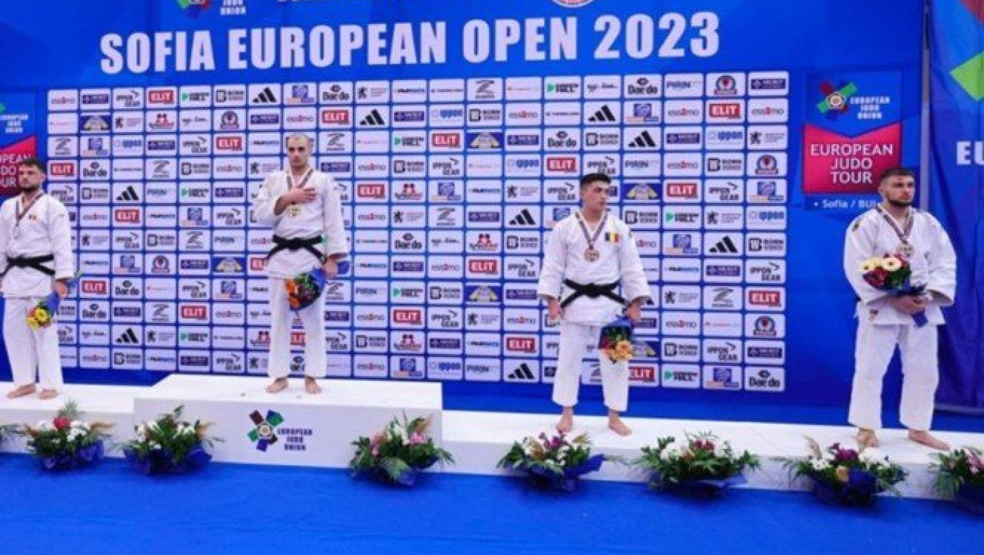 Ασημένιο μετάλλιο ο Τσαπάρας στη Νάπολη, τρίτη θέση ο Τσουτλασβίλι στη Σόφια
