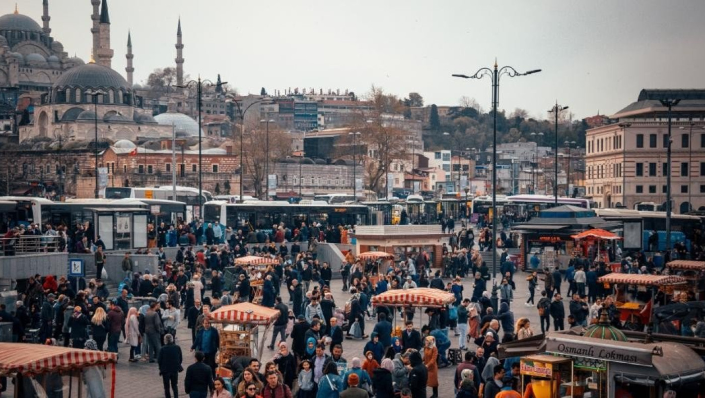 Le Monde για Τουρκία: Θανατηφόρο κοκτέιλ η διαφθορά των κατασκευαστών και η σχέση τους με την εξουσία