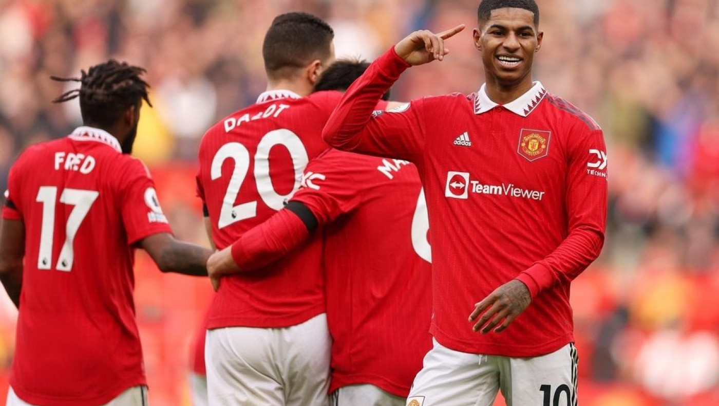 Εύκολη νίκη της Γιουνάιτεντ και μείωσε τη διαφορά από τη Σίτι!