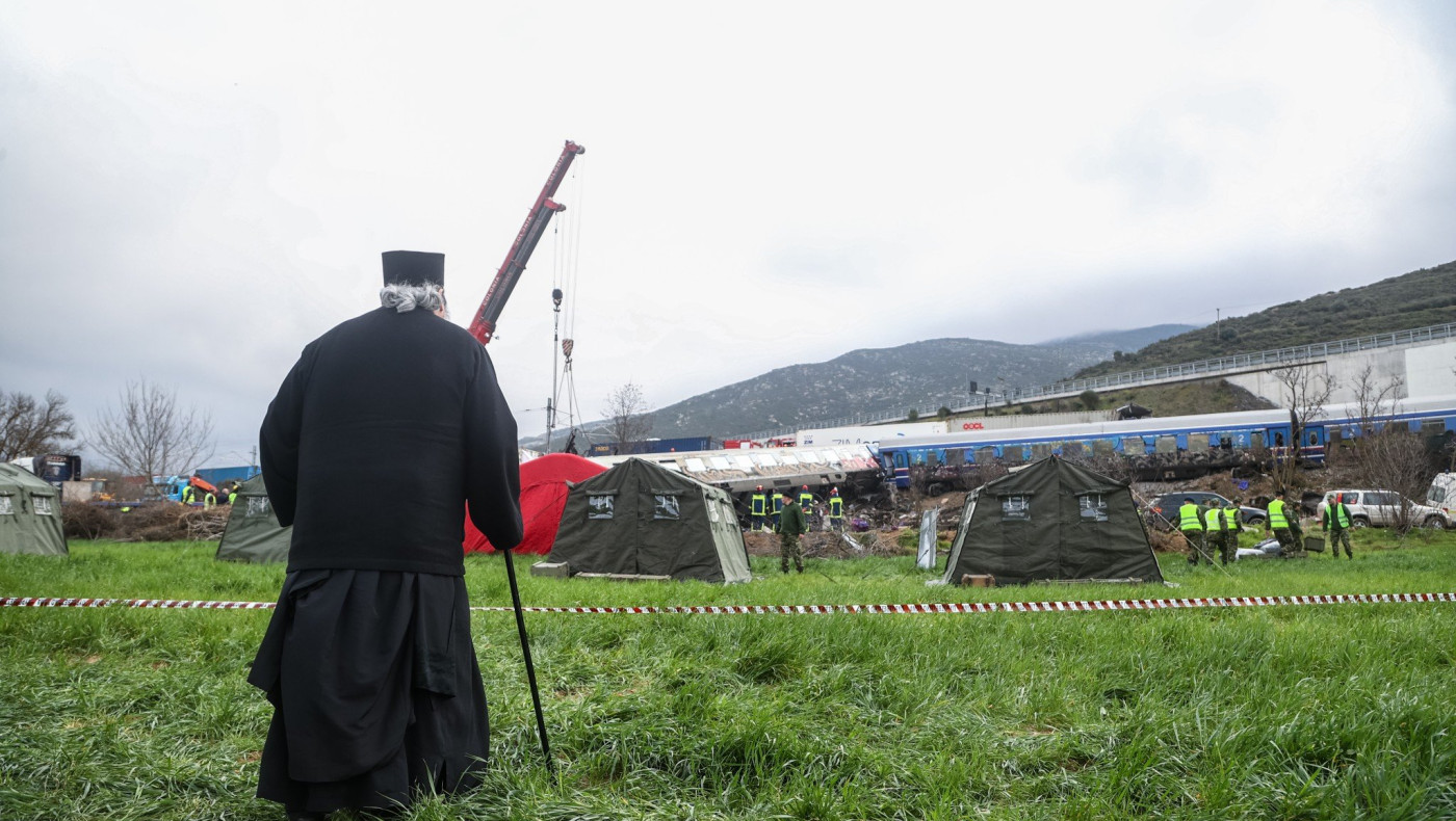 Πατέρας Πορφύριος: «Αν υπήρχε σταθμός στο σημείο, θα μπορούσε να σταματήσει το ένα τρένο που πήγαινε αντίθετα»