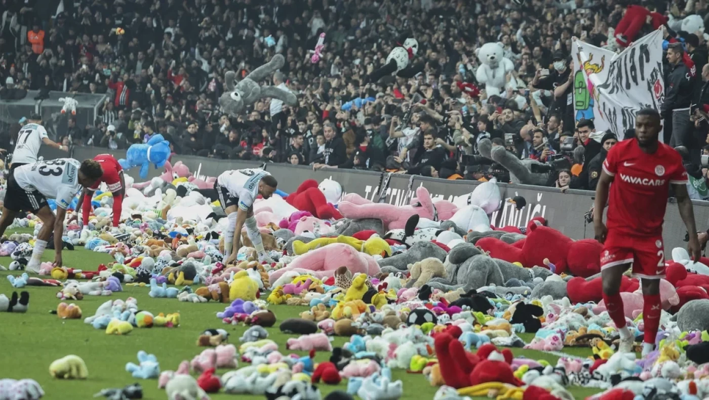 Μπεσίκτας και Φενέρμπαχτσέ ξεσπούν κατά Ερντογάν: «Ψέματα και εξαπατήσεις, παραιτηθείτε»