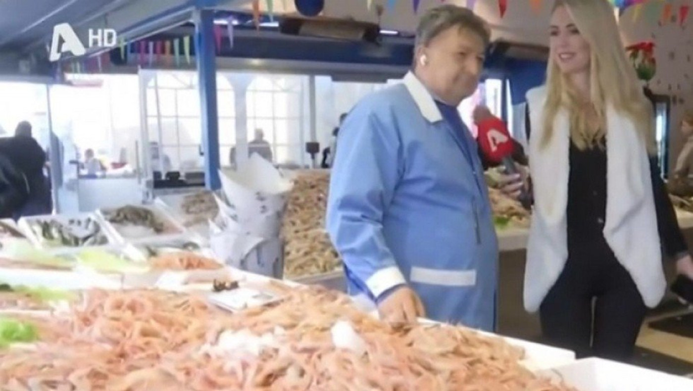 Ιδιοκτήτης ιχθυοπωλείου στον «αέρα» του Alpha: «Κύριε Μάνεση, έχω τρακ με την καλλονή που μου στείλατε»