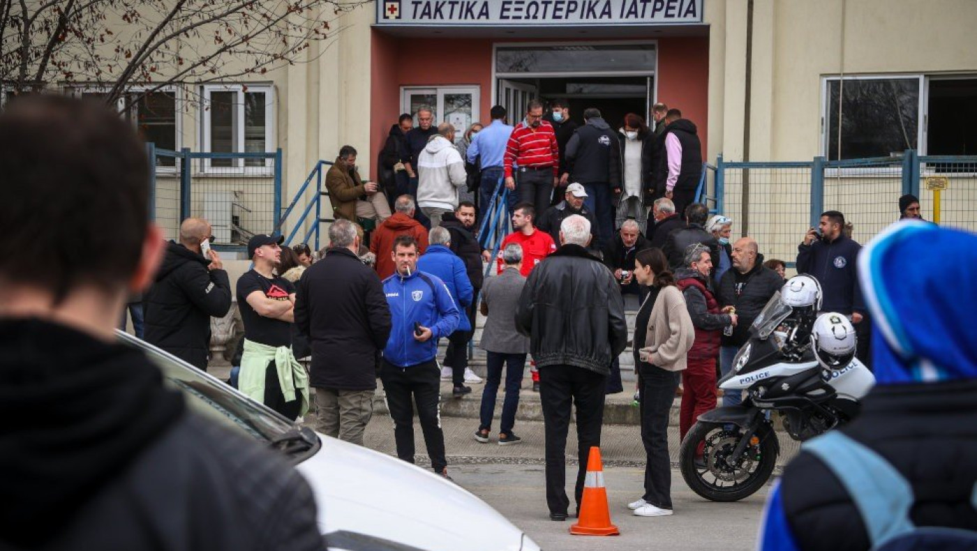 Δυστύχημα στα Τέμπη: 36 σοροί δεν έχουν ταυτοποιηθεί - Σπαρακτικές στιγμές συγγενών που αναγνώρισαν τους νεκρούς