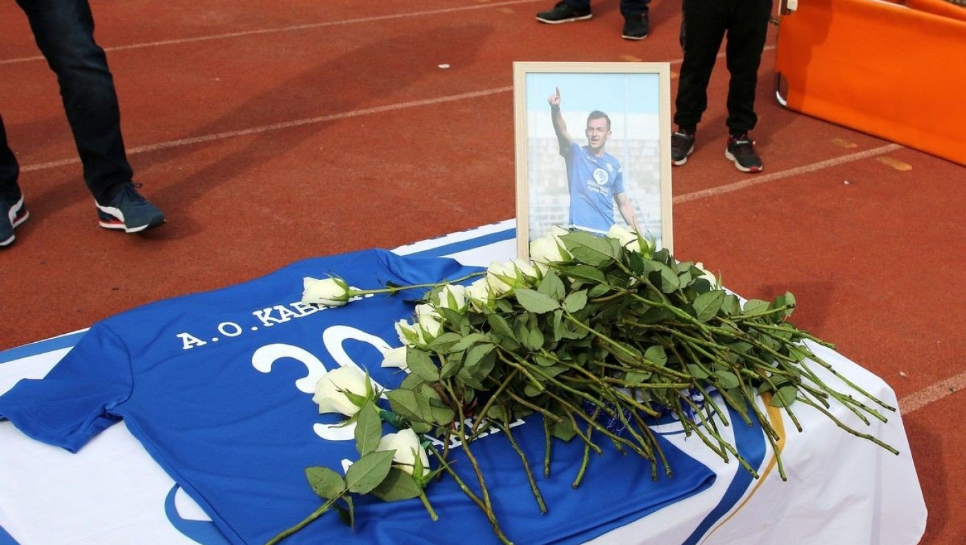 Σε βαρύ κλίμα το Καβάλα - Νέστος Χρυσούπολης: Απέδωσαν φόρο τιμής στον αδικοχαμένο Ιορδάνη Αδαμάκη