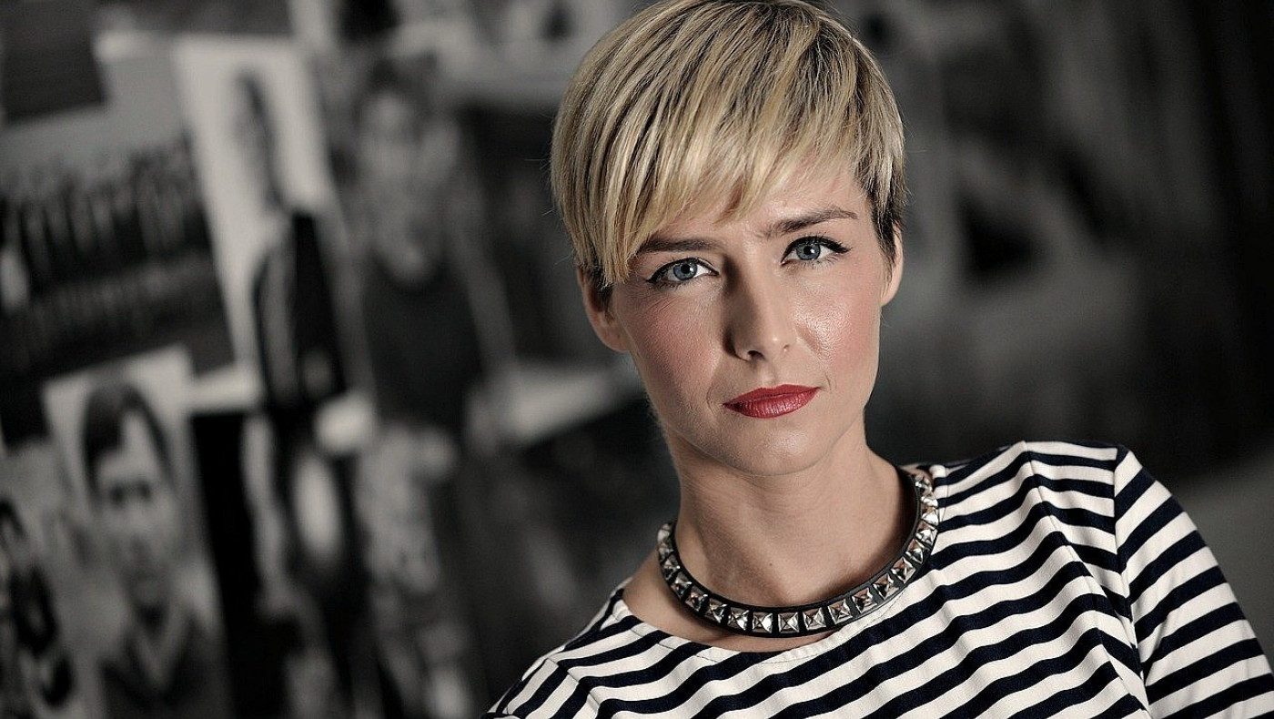 Η πανέμορφη υπεύθυνη επικοινωνίας της Ντιναμό (pics)