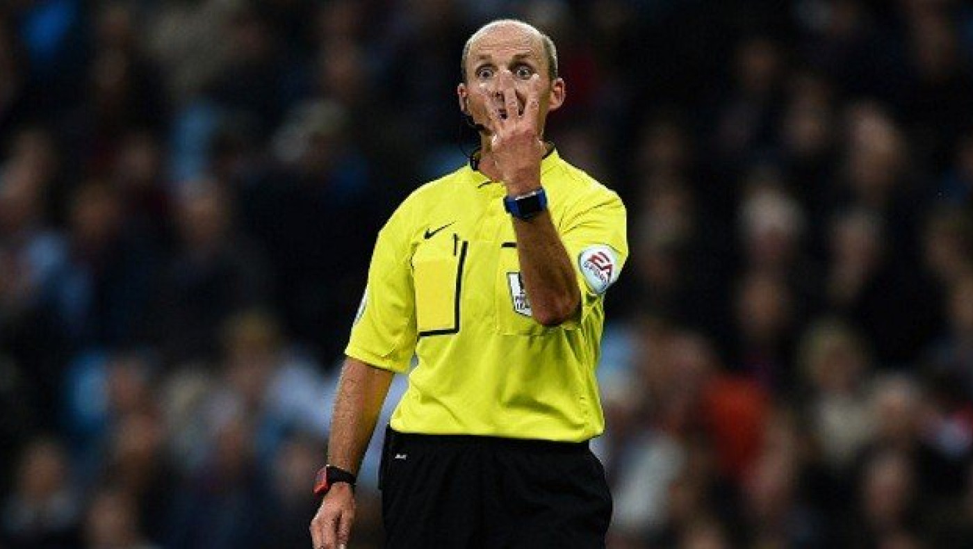 Α-Π-Ι-Σ-Τ-Ε-Υ-Τ-Ο!!!  Ο διαιτητής πανηγύρισε το γκολ της Τότεναμ! (video)