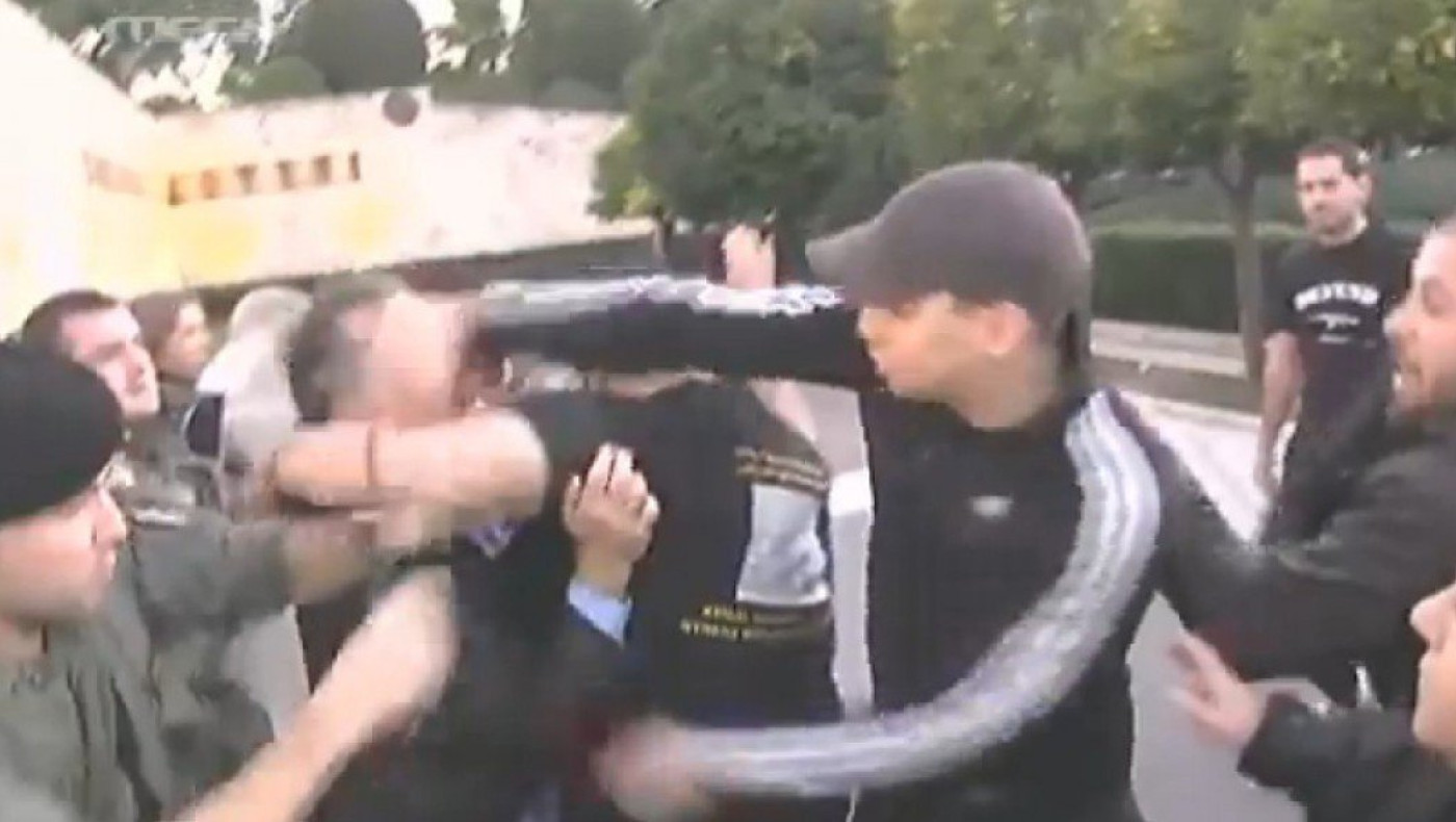 Αυτός έριξε γροθιά στον Κουμουτσκάκο (pics)