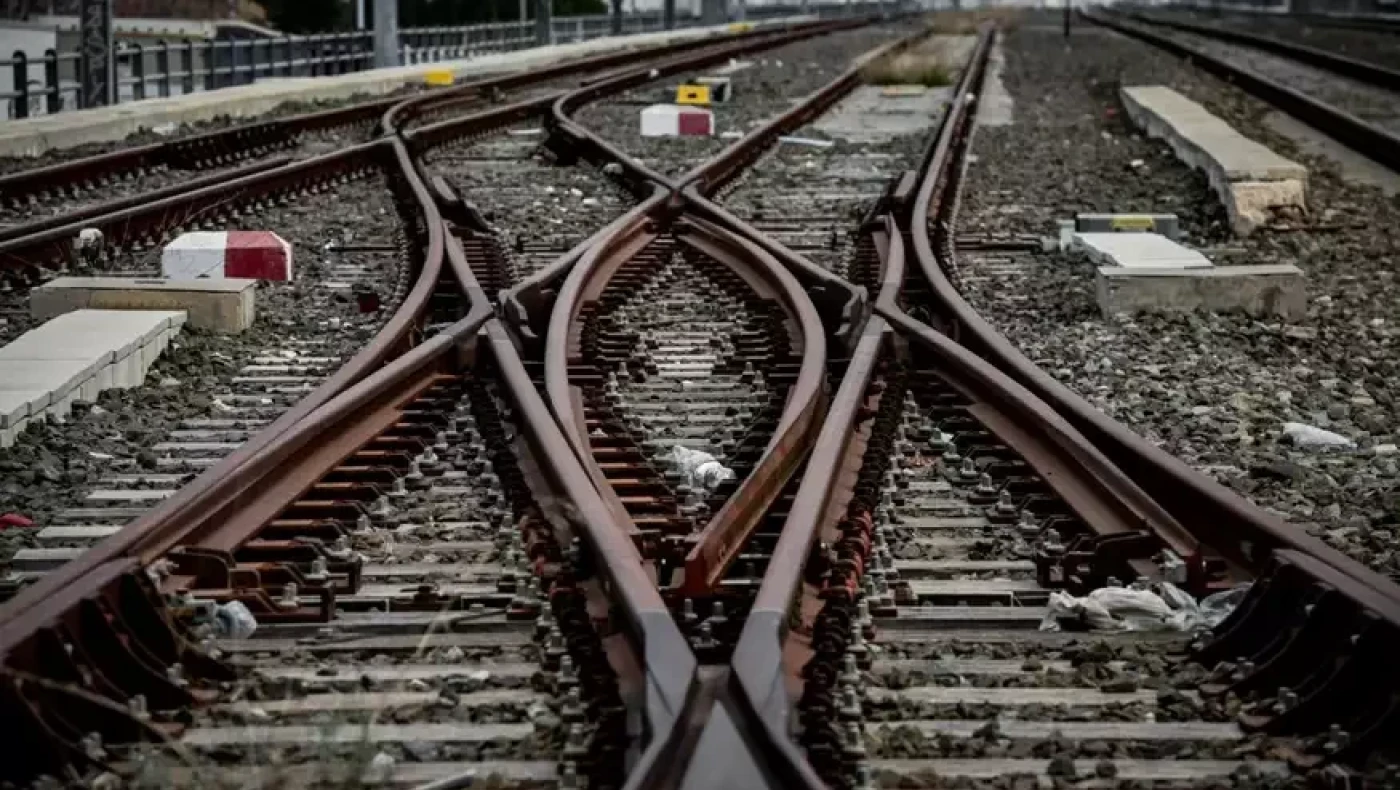 Καταγγελία: Έχασε τον σύζυγό της σε σιδηροδρομικό δυστύχημα και της ζητάνε πίσω την αποζημίωση