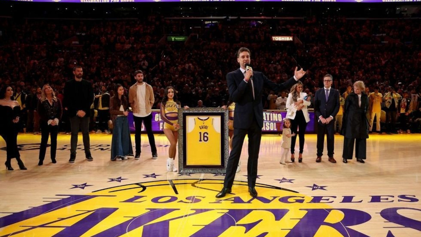 Τρομερός Άντονι Ντέιβις στη βραδιά του Πάου Γκασόλ στο Λ.Α.