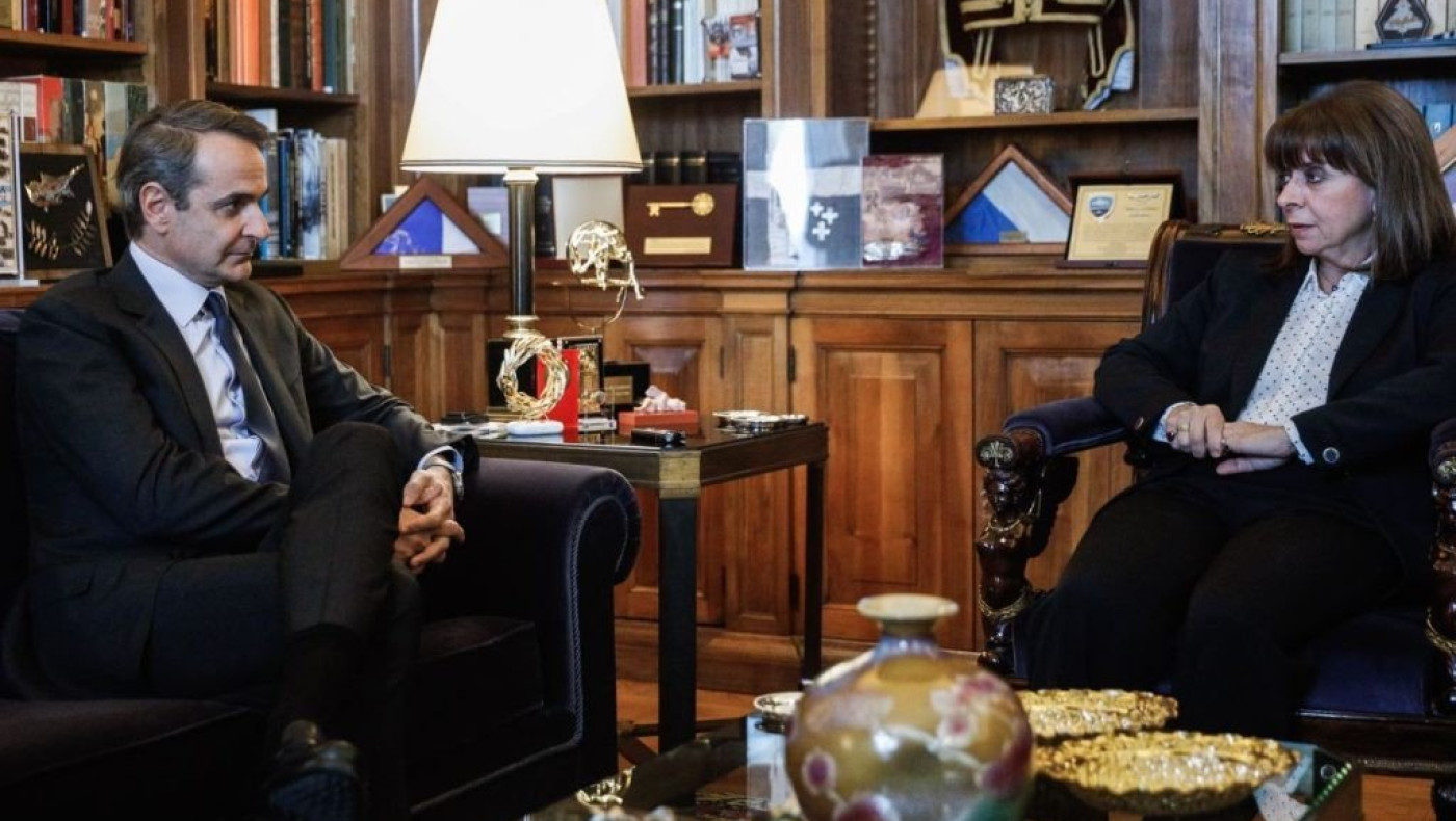 Μητσοτάκης σε Σακελλαροπούλου: «Δεν γίνεται να μην μπορούν να συνεννοηθούν οι σταθμάρχες»