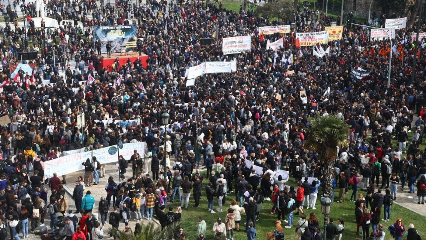 Θεσσαλονίκη: Μία λαοθάλασσα στην πορεία για τα θύματα των Τεμπών