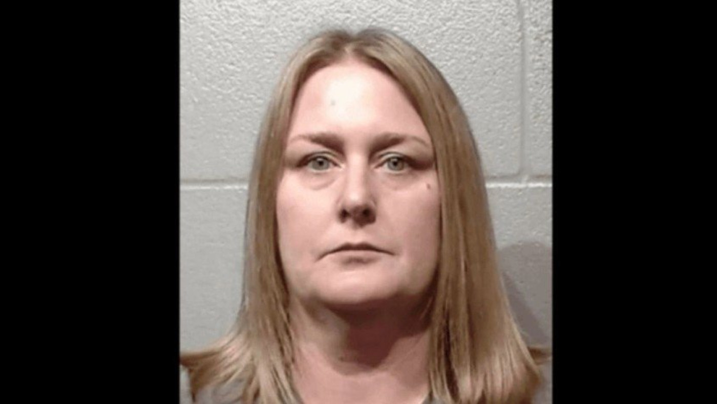 ΗΠΑ: 45χρονη γυμνάστρια βίασε 300 φορές τον 16χρονο φίλο της κόρης της