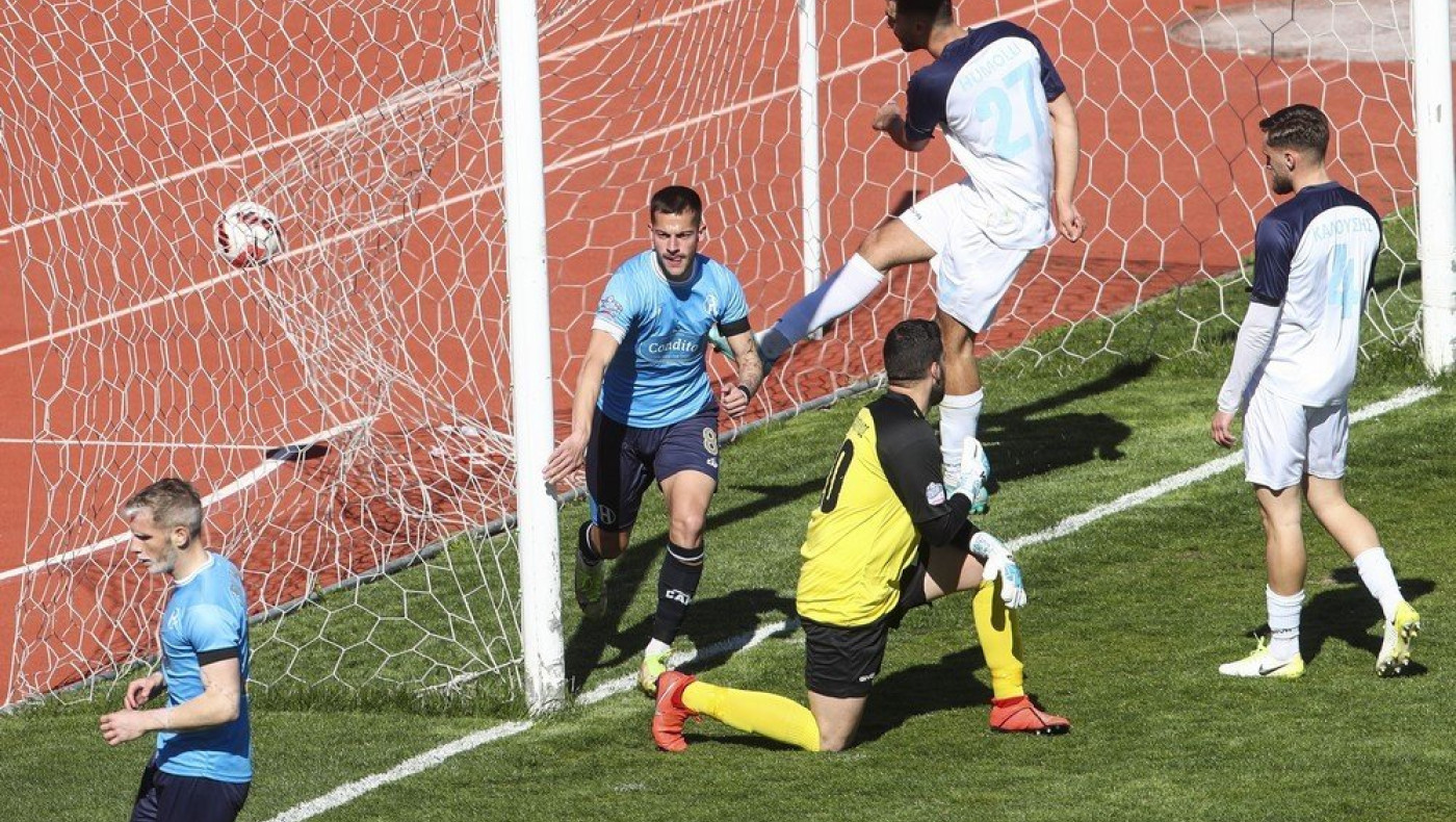 Ηρακλής: Ο Απόλλων Λάρισας έμεινε με έξι παίκτες και διακόπηκε το παιχνίδι!