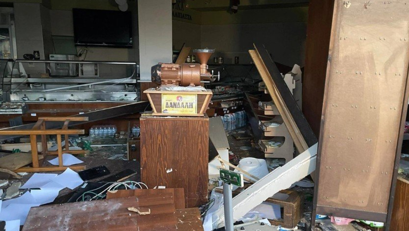Νέα Ερυθραία: Ισχυρή έκρηξη σε παντοπωλείο