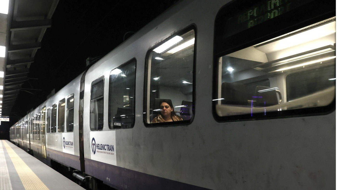 Στις ράγες ξανά τα τρένα – Ξεκίνησαν τα δρομολόγια (φωτο & video)