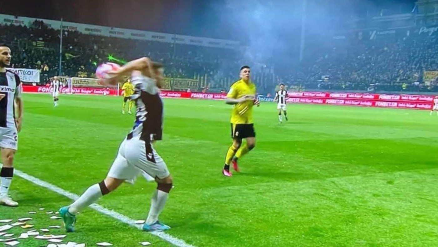 Φωνάζει για παράβαση του Σάστρε ο Άρης πριν την υπόδειξη πέναλτι