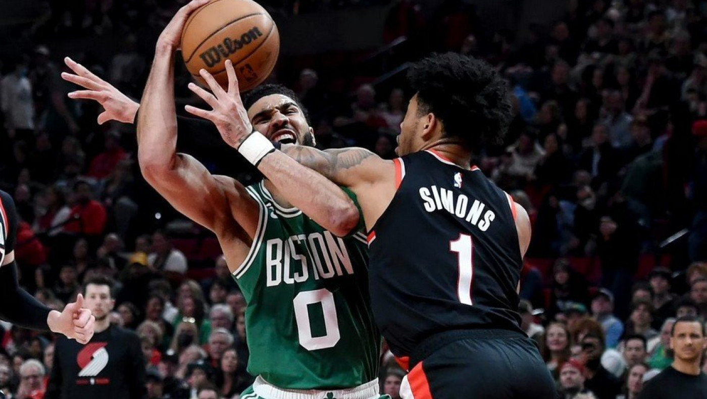 Ο Τέιτουμ κράτησε τους Σέλτικς στο κυνήγι των Μπακς