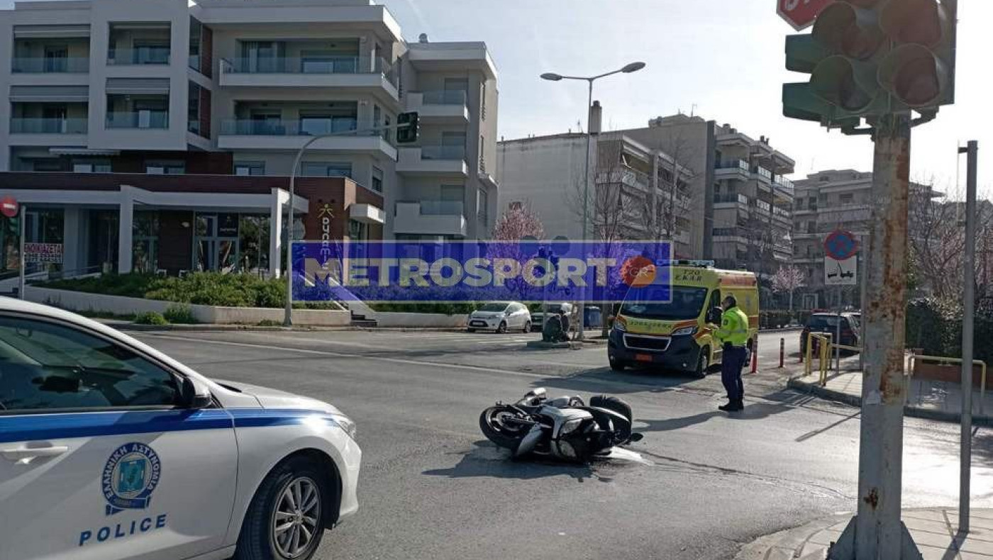 Καλαμαριά: Λεωφορείο του ΟΑΣΘ συγκρούστηκε με δίκυκλο επειδή δεν δουλεύουν για μέρες τα φανάρια