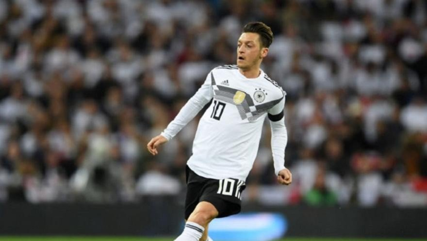 Τέλος εποχής: Aποσύρεται από την ενεργό δράση ο Μεσούτ Οζίλ