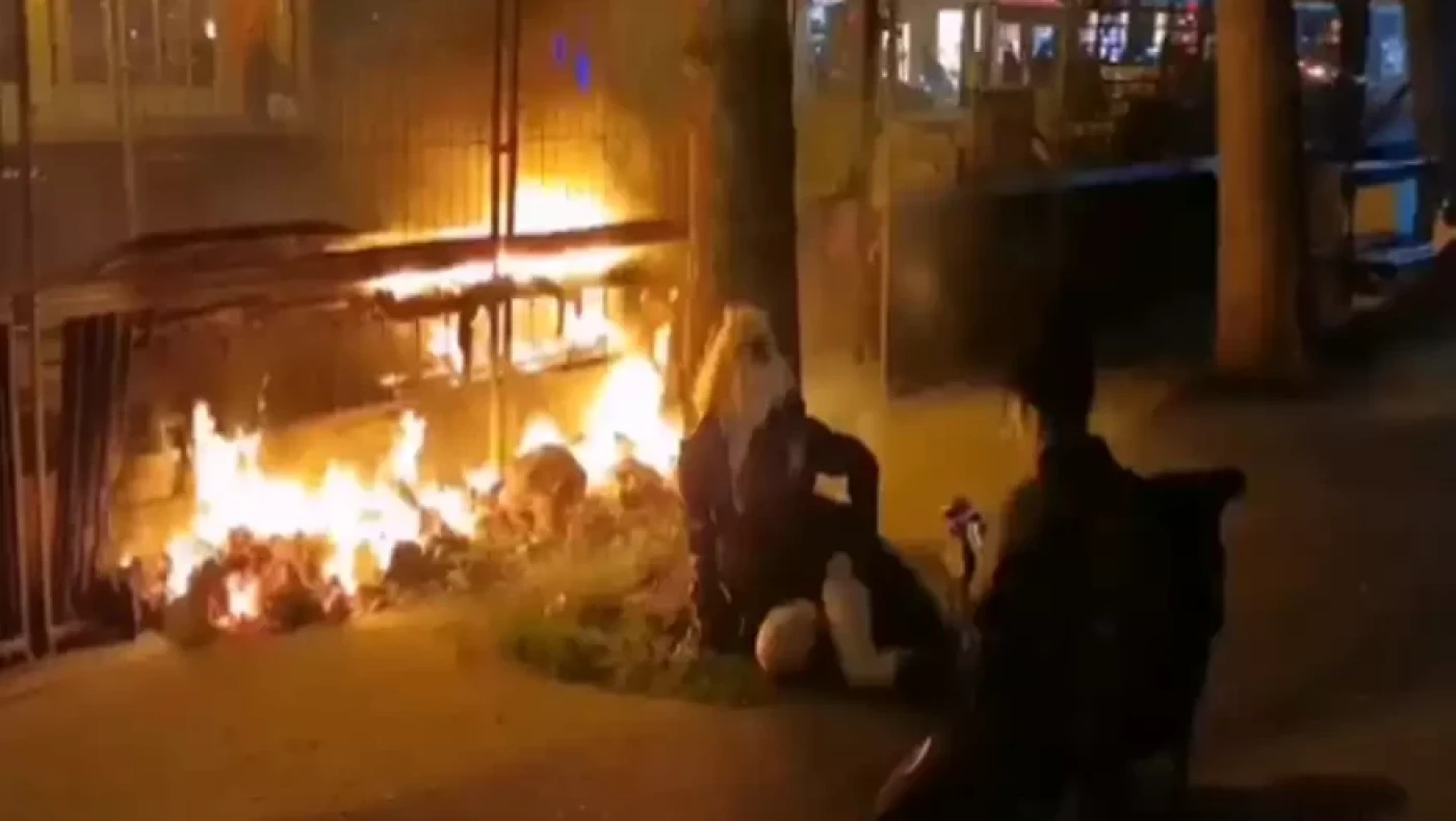 Γαλλία: Μοντέλο έφαγε τρελό «κράξιμο», καθώς πόζαρε μπροστά από τα επεισόδια και τις πορείες