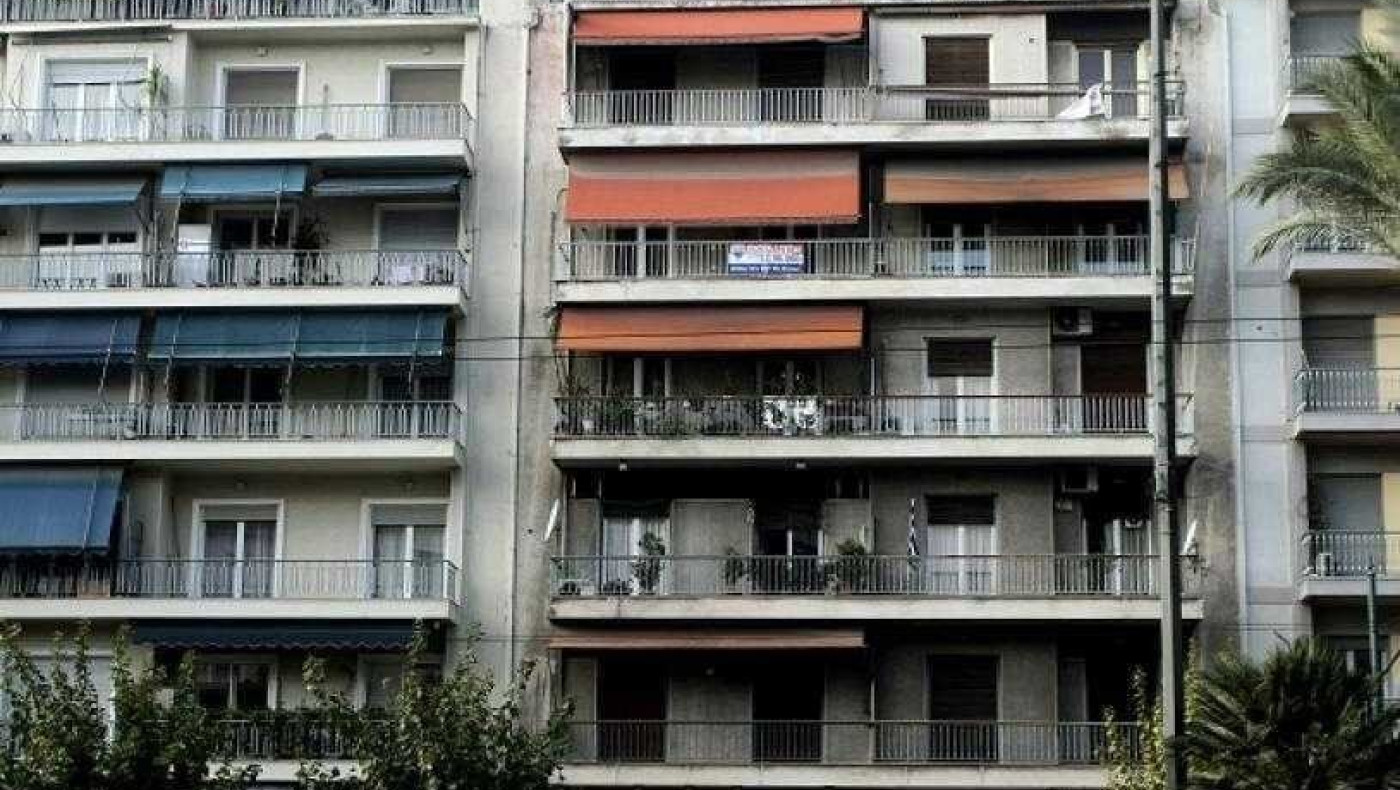 Βγήκαν δισεκατομμύρια από τα... στρώματα για αγορές κατοικιών