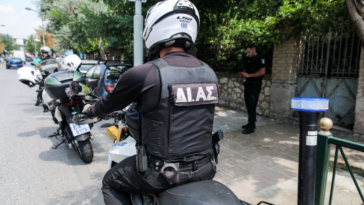 Ν.Σμύρνη: 17χρονος μαχαίρωσε τη μητέρα του στη μέση του δρόμου