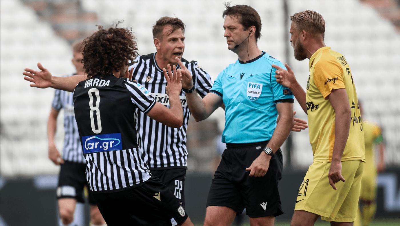 Προβληματίζουν τα γύρω-γύρω του «μίστερ πέναλτι»