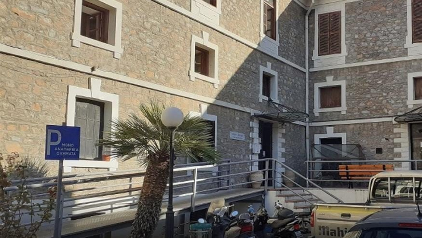 Βόλος: Μπήκε σε δημόσιο κτίριο για να... αυτοϊκανοποιηθεί