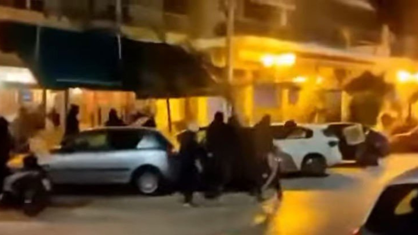 Θεσσαλονίκη-Σοκάρει το βίντεο: Η στιγμή της επίθεσης με ρόπαλα σε οπαδούς του Ηρακλή
