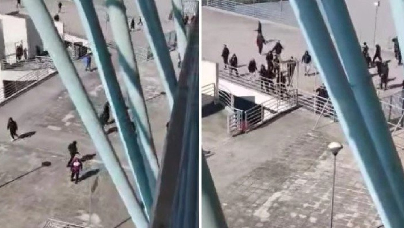 Η στιγμή που οπαδοί της ΑΕΛ έσπασαν τις πόρτες της κερκίδας της Νίκης Βόλου