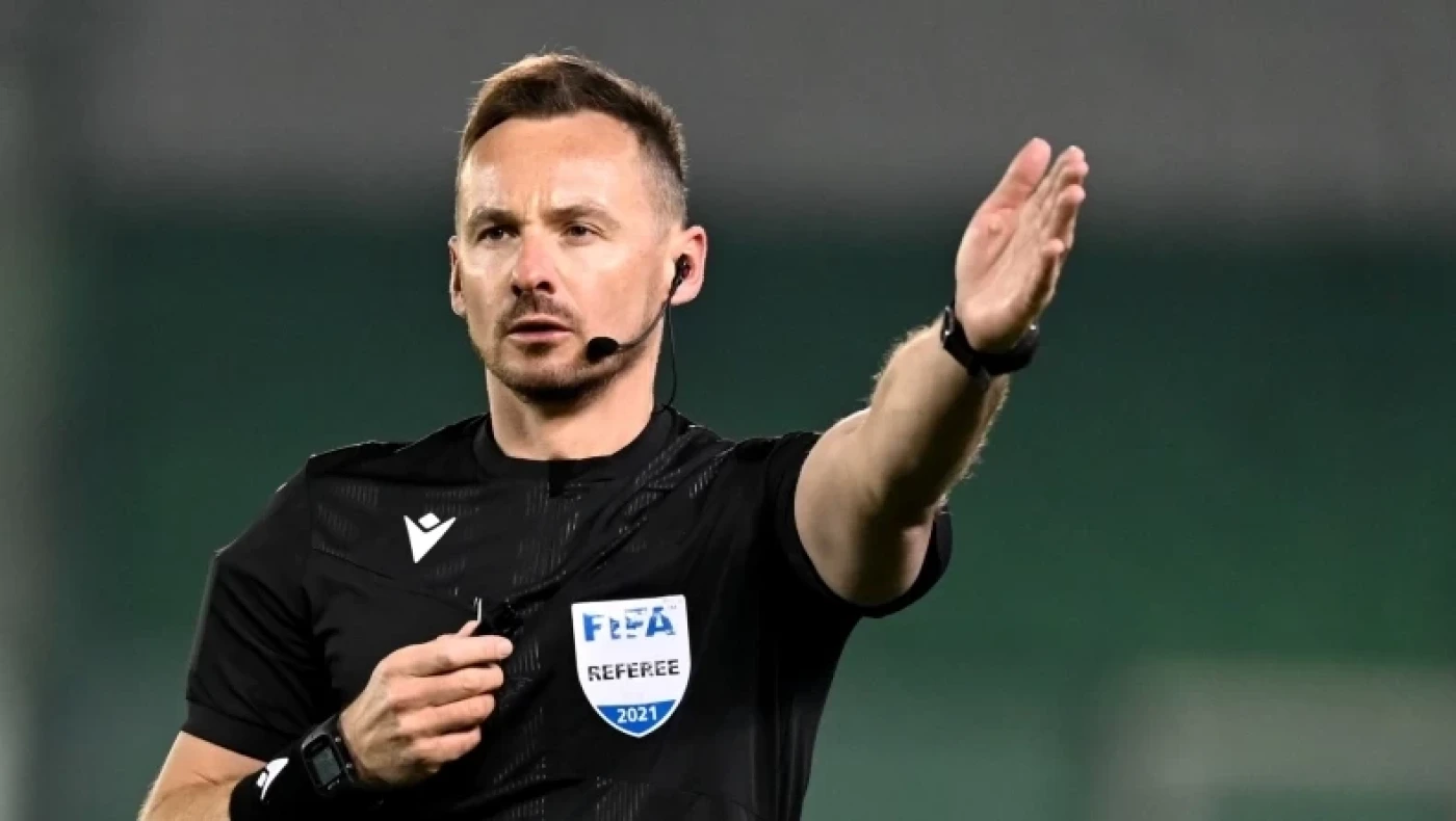 Ο διαιτητής του ΑΕΚ- Άρης «απαγορεύτηκε» να σφυρίζει την Λεχ Ποζάν λόγω... Έλληνα