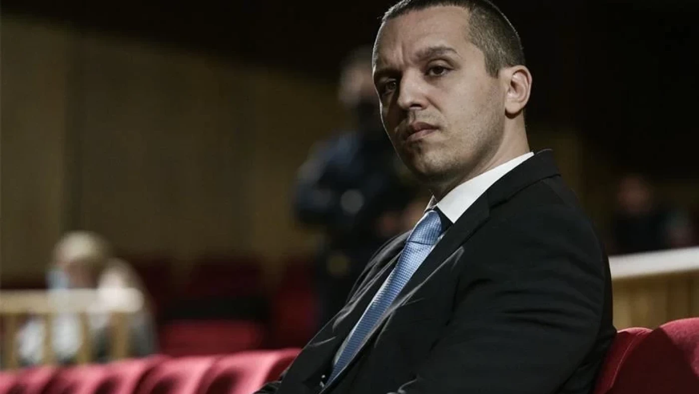 Πώς ο Κασιδιάρης παρακάμπτει τον Ποινικό Κώδικα και κάνει διαγγέλματα μέσα από τη φυλακή