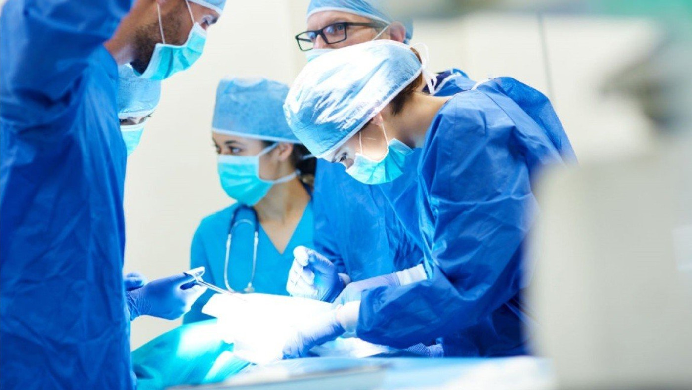 Θεσσαλονίκη: Καταδικάστηκαν γιατροί που ξέχασαν βελόνα σε κοιλιά ασθενούς