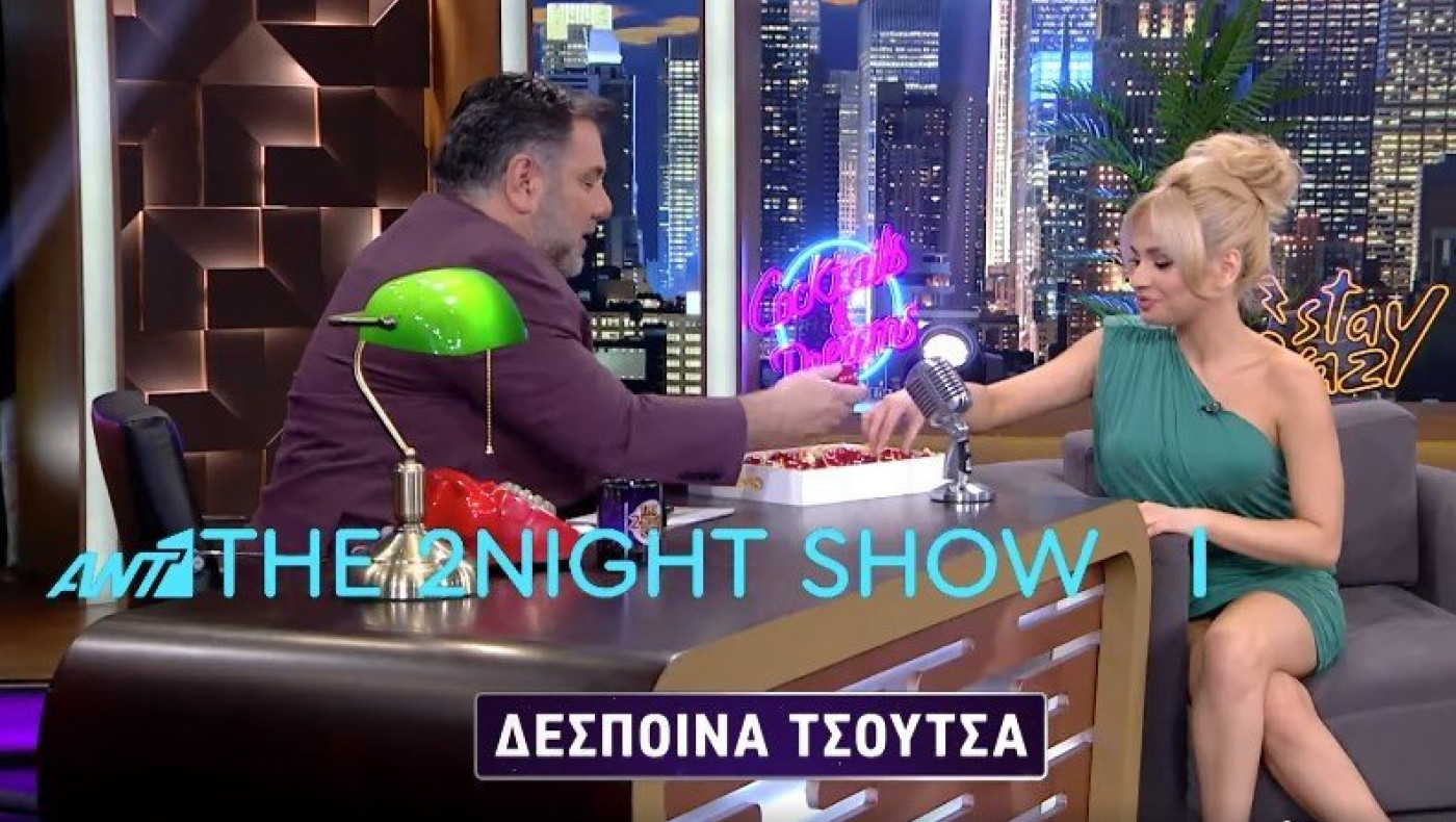 The 2 Night show: Ο Αρναούτογλου επιστρέφει με τις εντυπωσιακές Τσούτσα και Κορινθίου
