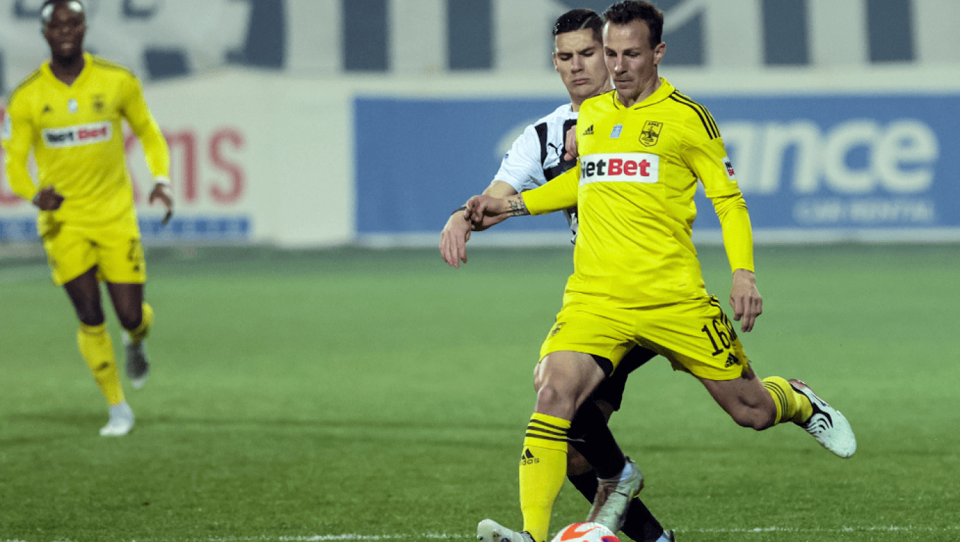 Πρέπει να… βγουν μπροστά