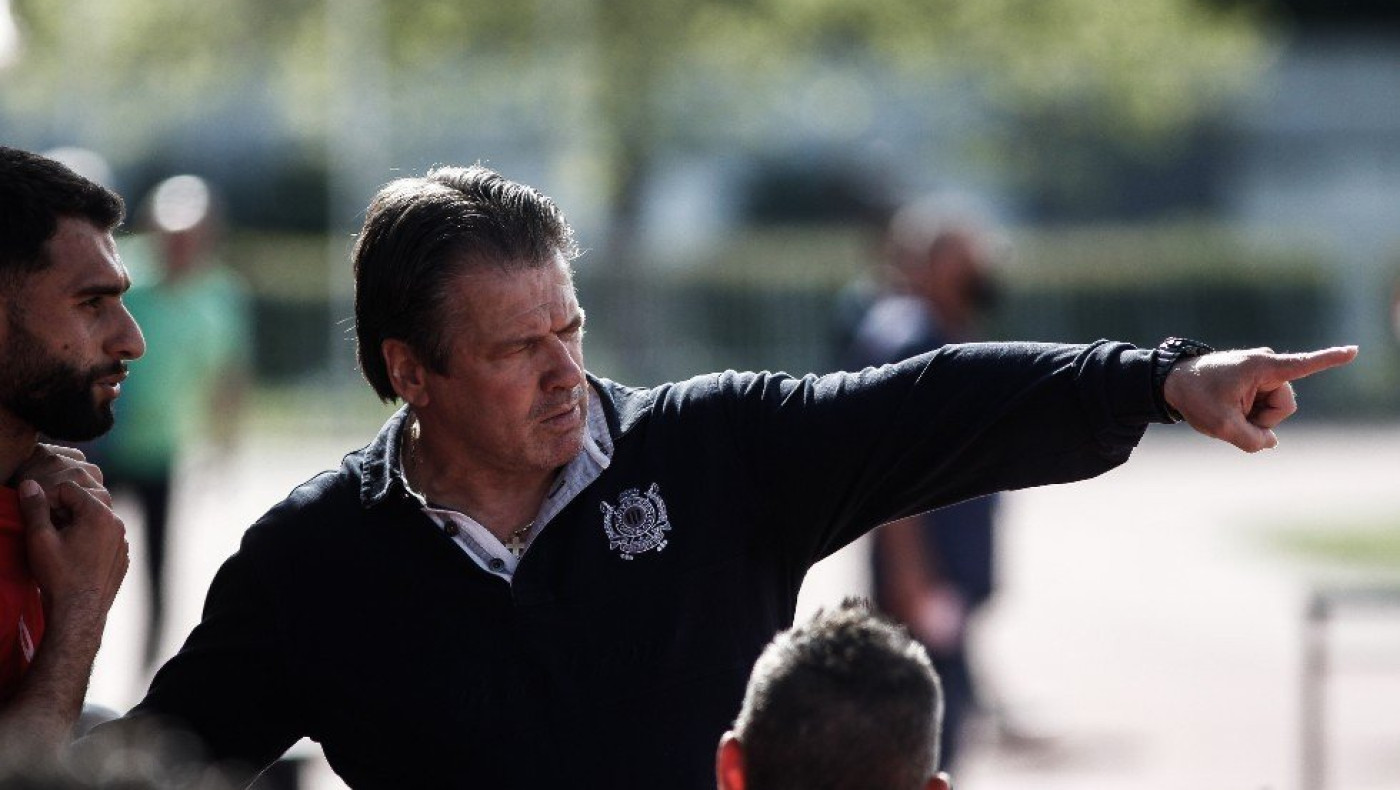 Σούλης Παπαδόπουλος: «Δεν θέλω να βλέπω στον πάγκο τον Ντέλια- Κολλάει στη δημιουργία ο Άρης»