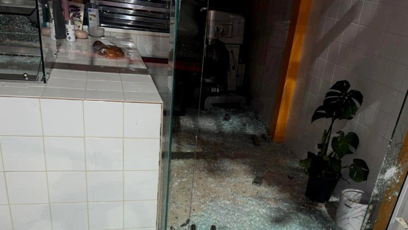 Πέταξαν χειροβομβίδα σε ζαχαροπλαστείο στο Παγκράτι!