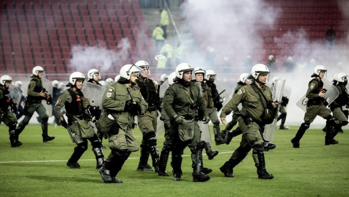 Τέσσερις αστυνομικοί τραυματίες από τα επεισόδια στο Καραϊσκάκη!