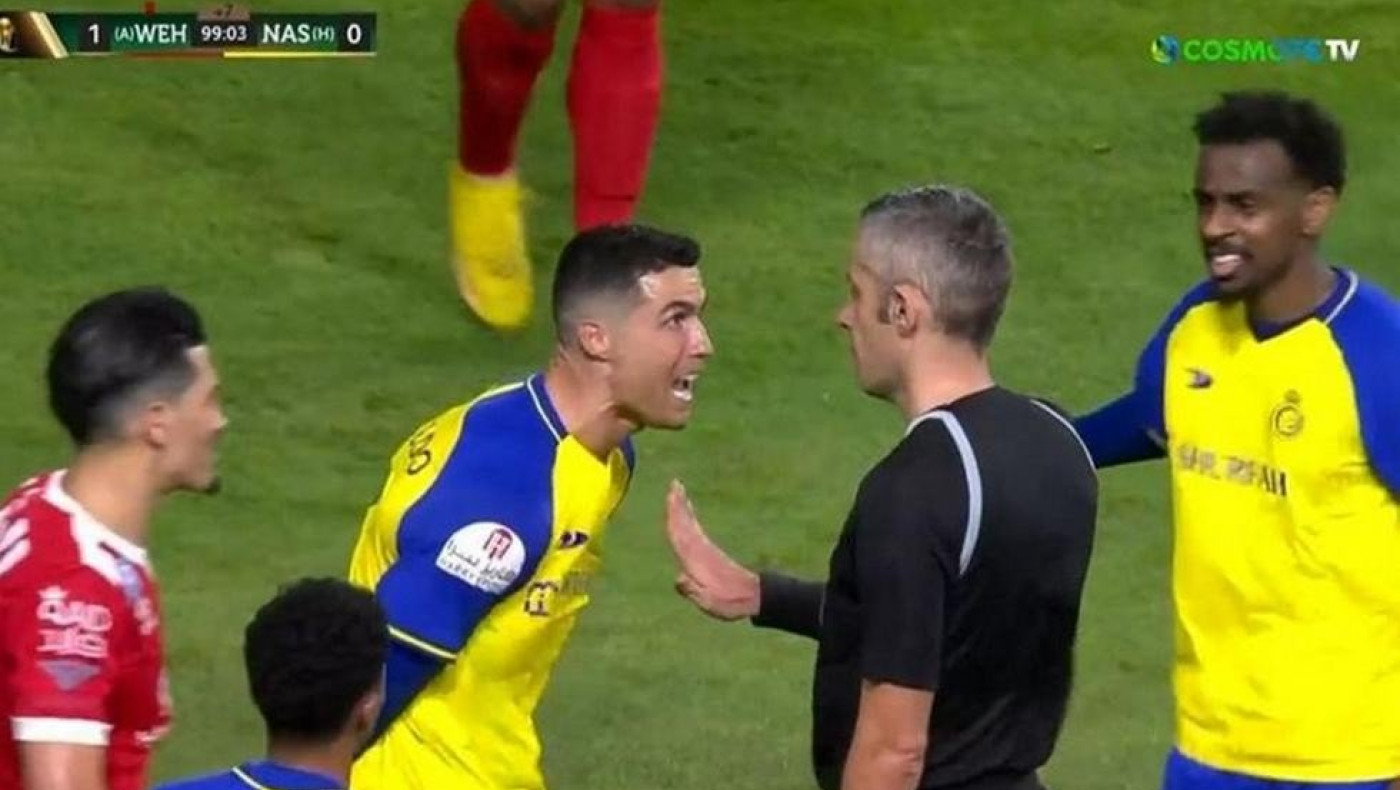 Οι παίκτες της Αλ Νασρ ζητούσαν επίμονα πέναλτι - 4 φορές παρενέβη ο VAR