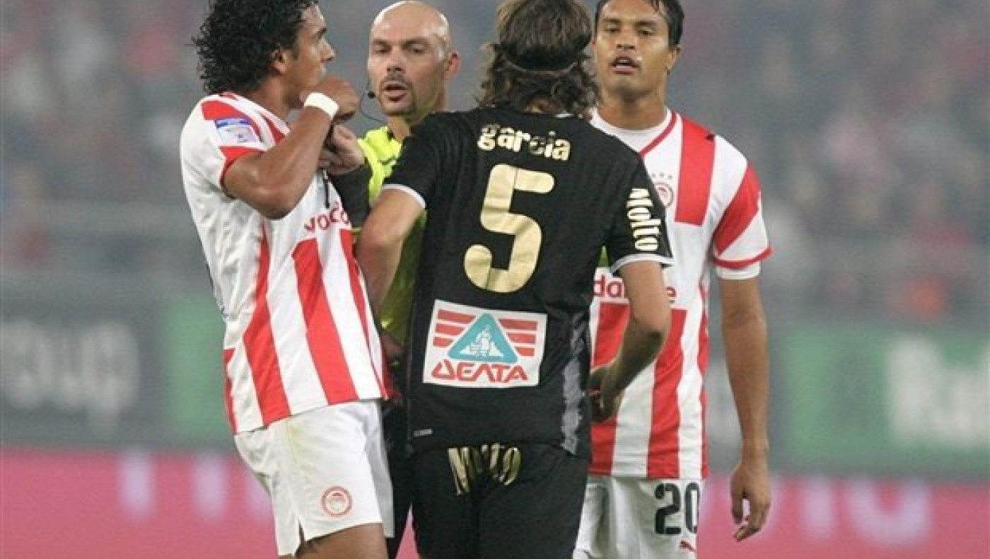 Παράσημο να σε καταγγέλλει ο Πειραιάς