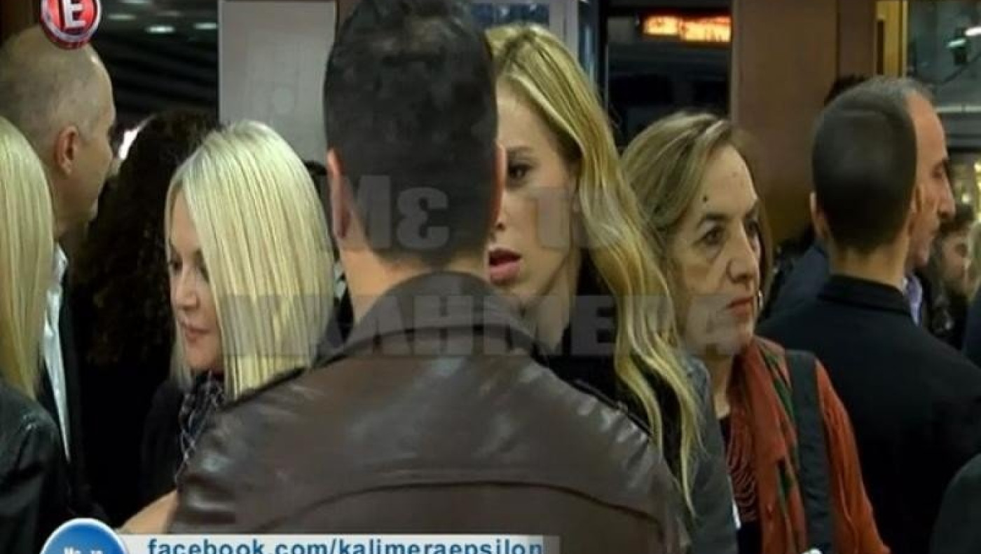 Η Ντορέττα Παπαδημητρίου χαιρετά την Κορομηλά και εκείνη την... αγνοεί! (ΒΙΝΤΕΟ)