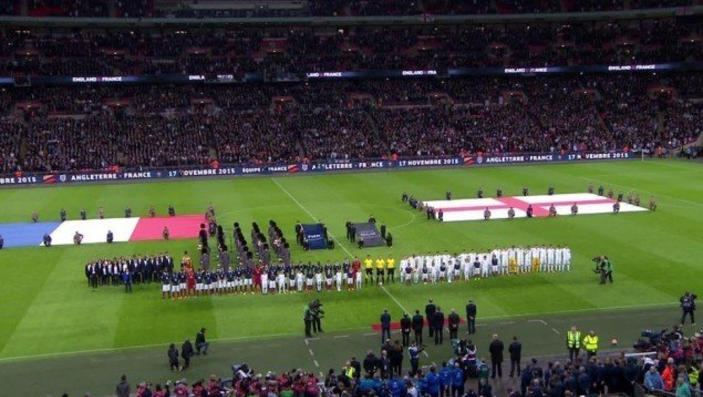 Στα «τρικολόρ» ντύθηκε το Γουέμπλεϊ (vid)