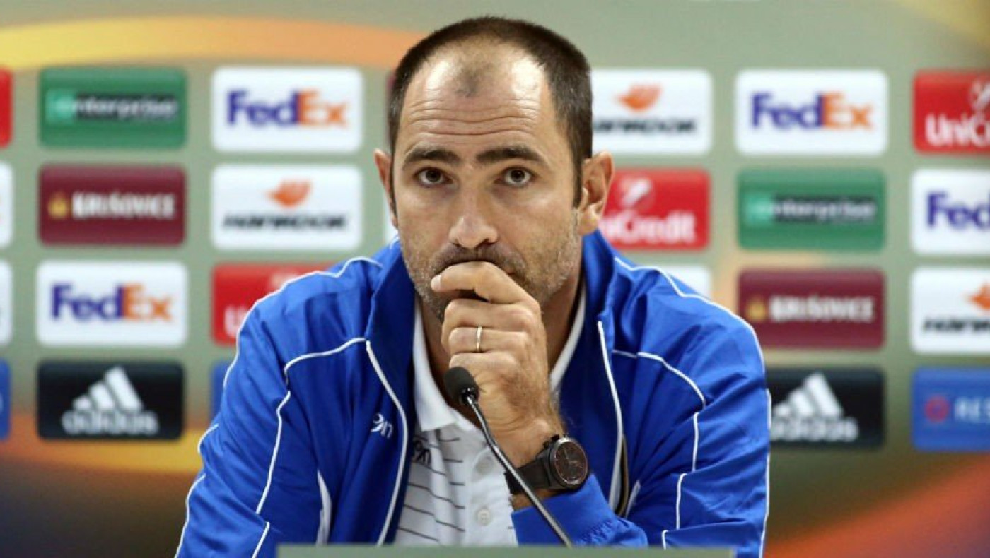 Τα γκρέμισε όλα