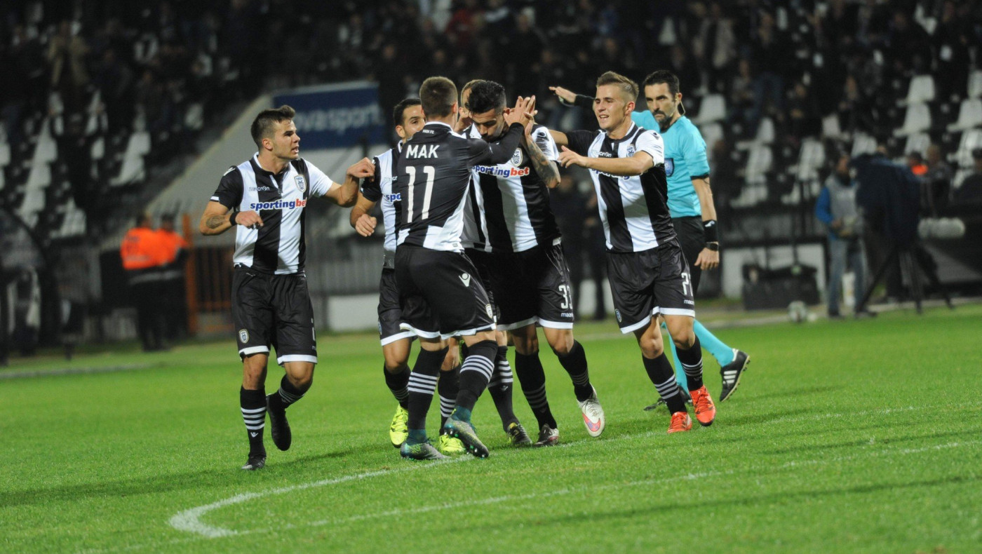 Βάλτε καθρέφτες στα αποδυτήρια της Τούμπας!   