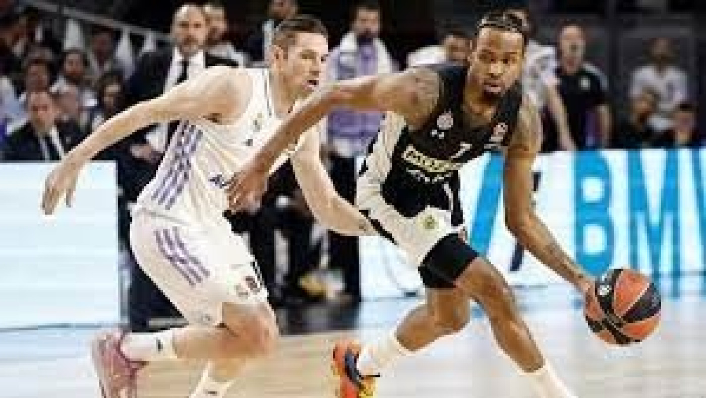 Ενός λεπτού σιγή στο Game 4 του Παρτιζάν - Ρεάλ Μαδρίτης μετά το μακελείο στο Βελιγράδι