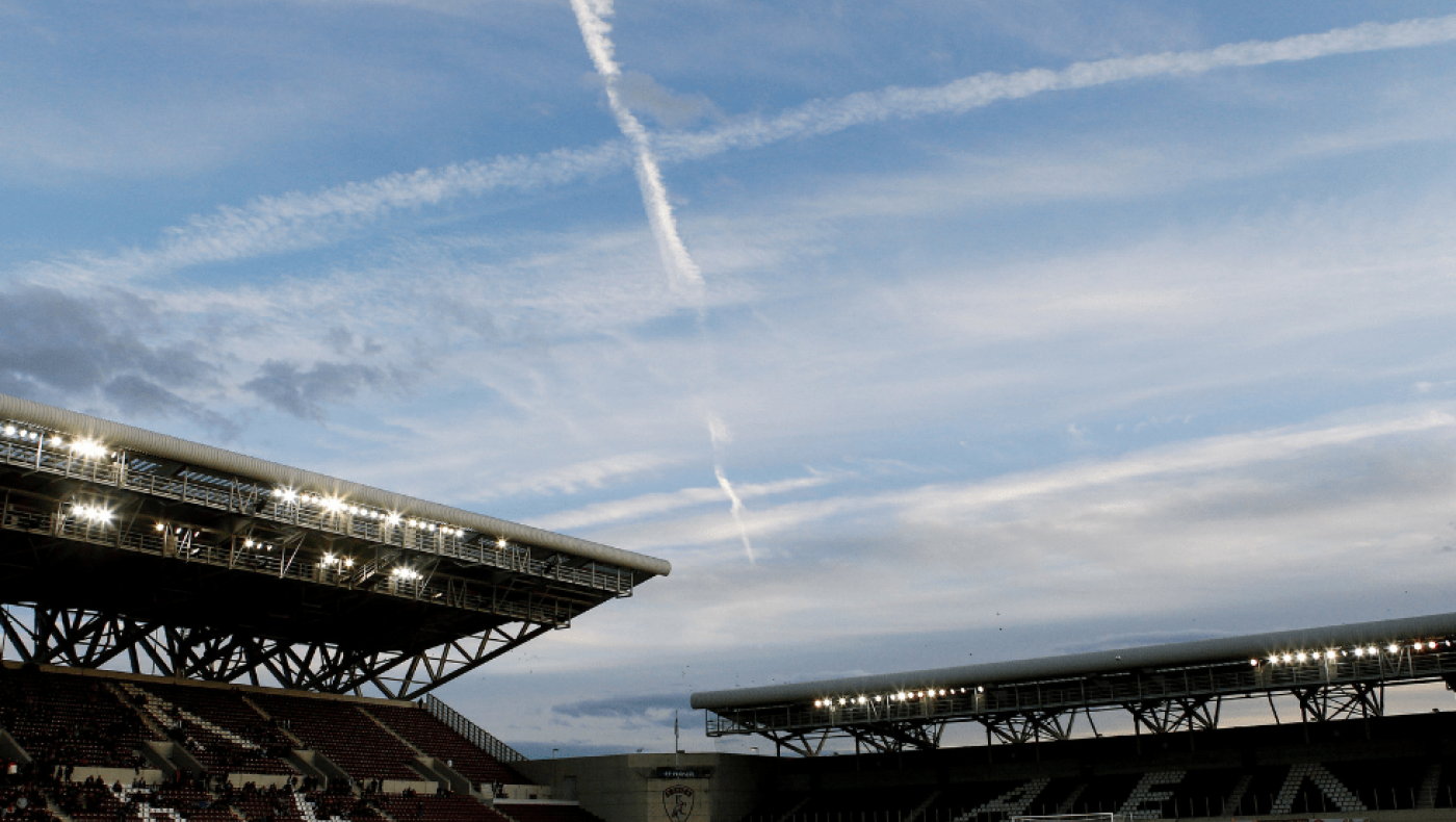 ΑΕΛ για το πρωτάθλημα του 88' : «ΑΕΛ γερά, βασίλισσα ξανά, όπως το ’88, ΑΕΛ σ’ αγαπώ»